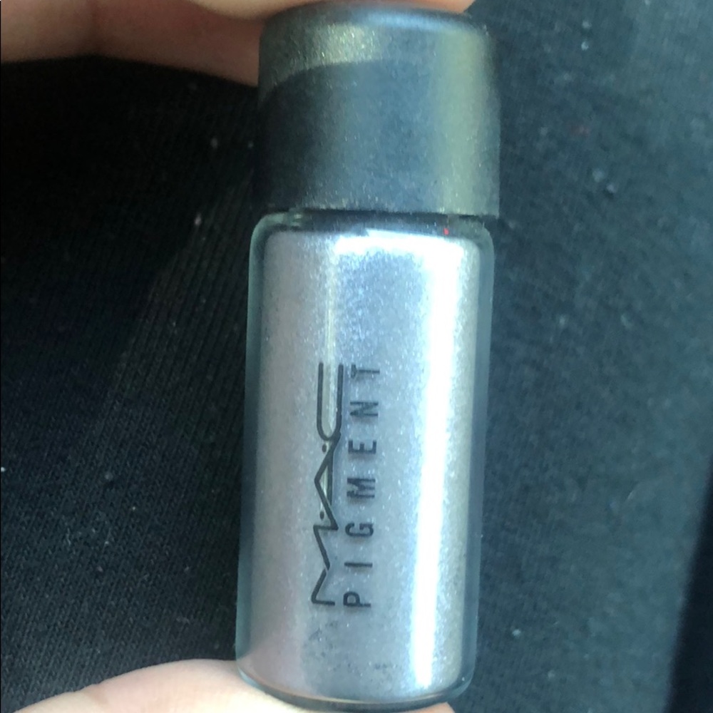 Mac vial pigment in Softwash gray